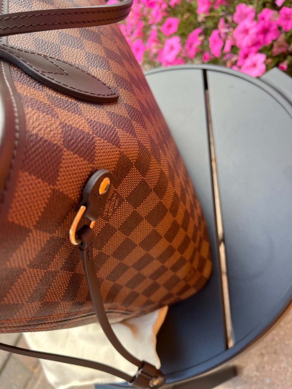 Louis Vuitton Neverfull MM in Damier Ebene - Picture 15 of 16